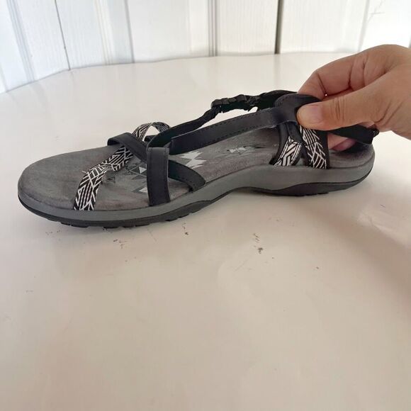 Skechers Reggae Slim Strappy Memory Foam Cushioned Criss Cross Sandals - Picture 5 of 11